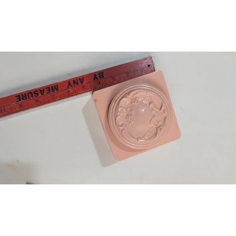 Vintage Evyan Pink Powder Box Embossed Lid Vanity‎ Collectible